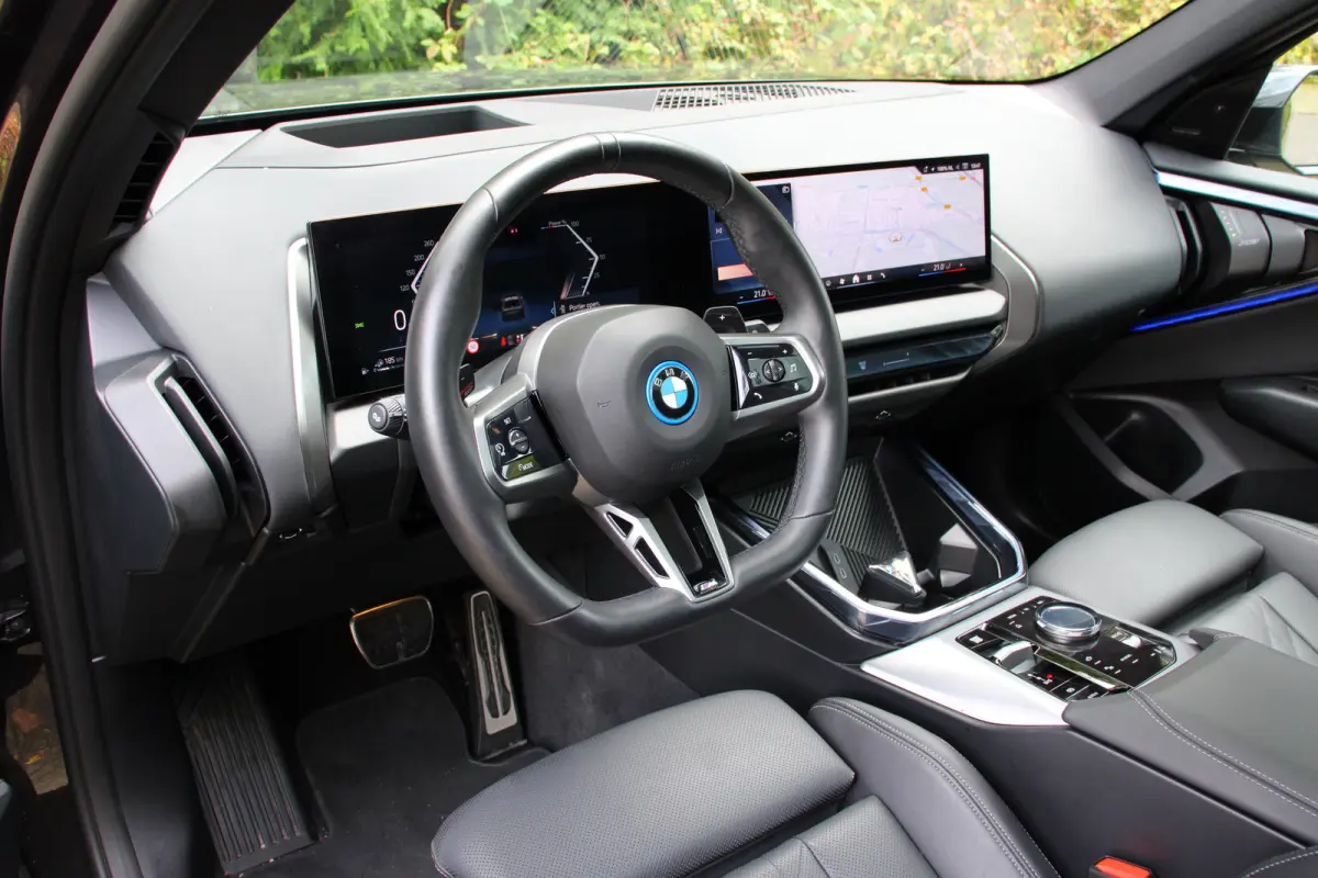 30e xDrive M-Sport | 360° CAMERA | PANODAK | STOELVERWARMING | ADAPTIVE CRUISE | LANE ASSIST | LEDER | AMBIENT LIGHTS | LED | HEAD UP
