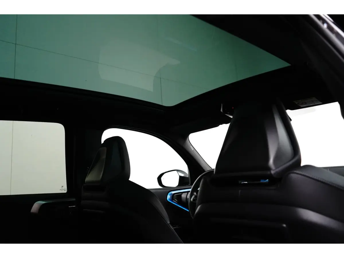 30e xDrive M-Sport | 360° CAMERA | PANODAK | STOELVERWARMING | ADAPTIVE CRUISE | LANE ASSIST | LEDER | AMBIENT LIGHTS | LED | HEAD UP