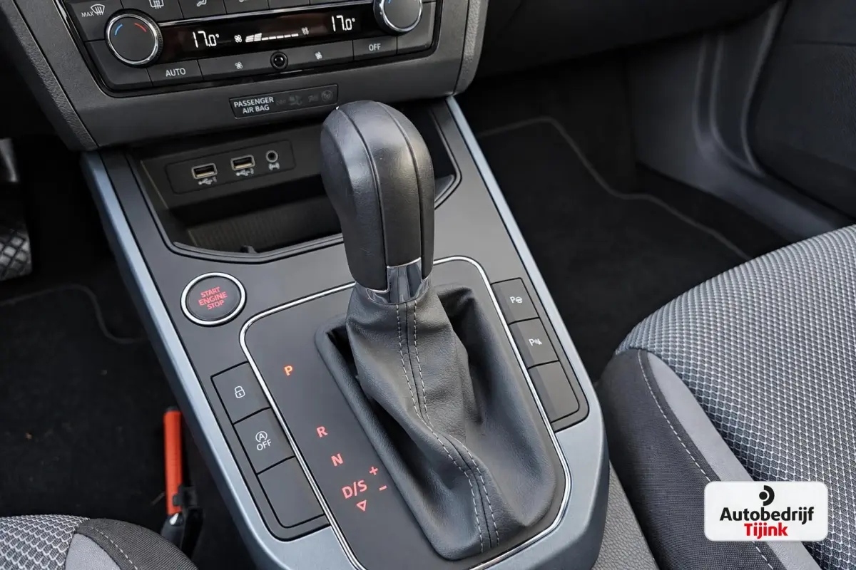 1.0 TSI Style Business Intense | Automaat | LED | Camera | ACC | Full Link | Park Assist | Twotone | Climatronic | Navi |
