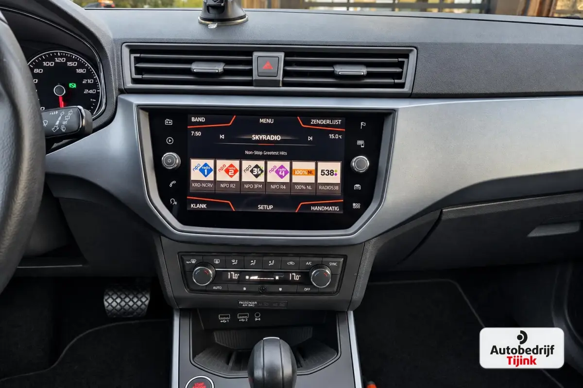 1.0 TSI Style Business Intense | Automaat | LED | Camera | ACC | Full Link | Park Assist | Twotone | Climatronic | Navi |
