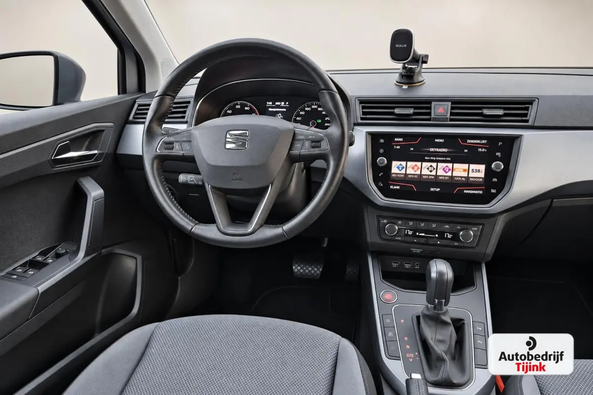1.0 TSI Style Business Intense | Automaat | LED | Camera | ACC | Full Link | Park Assist | Twotone | Climatronic | Navi |