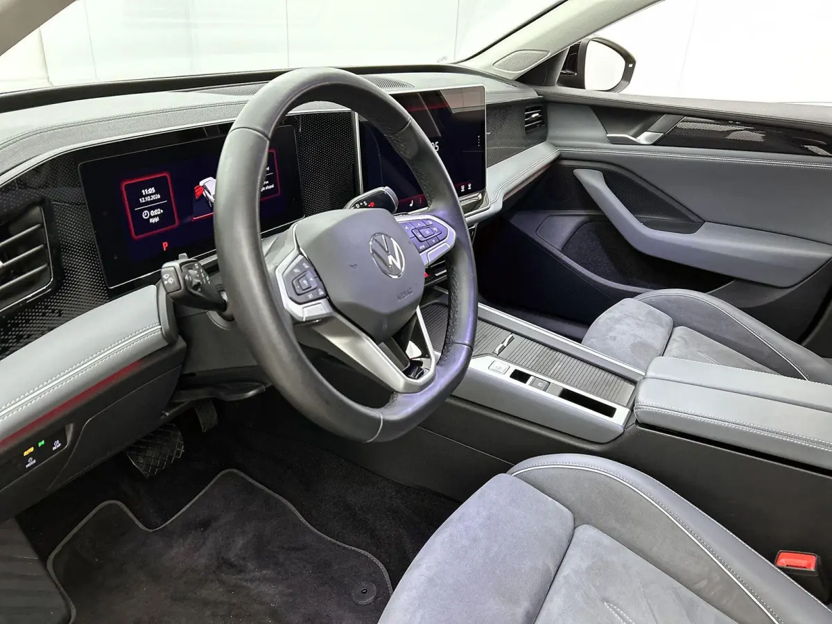 1.5 eTSI Business | ACHTERUITRIJCAMERA | APPLE CARPLAY - ANDROID AUTO | SFEERVERLICHTING | STOELVERWARMING | ALCANTARA STOELEN | NAVIGATIE | DIGITAAL DISPLAY |