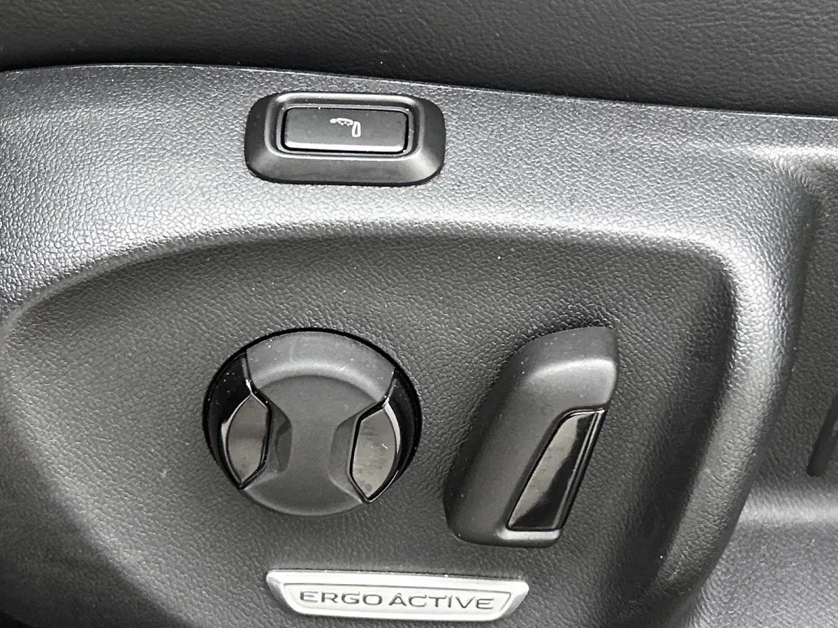 1.5 eTSI Business | ACHTERUITRIJCAMERA | APPLE CARPLAY - ANDROID AUTO | SFEERVERLICHTING | STOELVERWARMING | ALCANTARA STOELEN | NAVIGATIE | DIGITAAL DISPLAY |