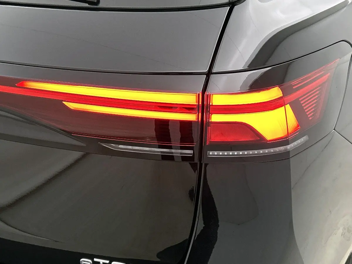 1.5 eTSI Business | ACHTERUITRIJCAMERA | APPLE CARPLAY - ANDROID AUTO | SFEERVERLICHTING | STOELVERWARMING | ALCANTARA STOELEN | NAVIGATIE | DIGITAAL DISPLAY |
