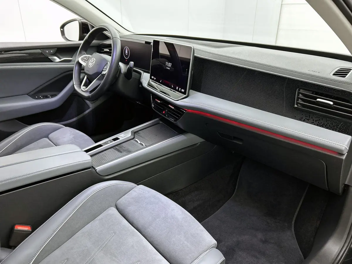 1.5 eTSI Business | ACHTERUITRIJCAMERA | APPLE CARPLAY - ANDROID AUTO | SFEERVERLICHTING | STOELVERWARMING | ALCANTARA STOELEN | NAVIGATIE | DIGITAAL DISPLAY |