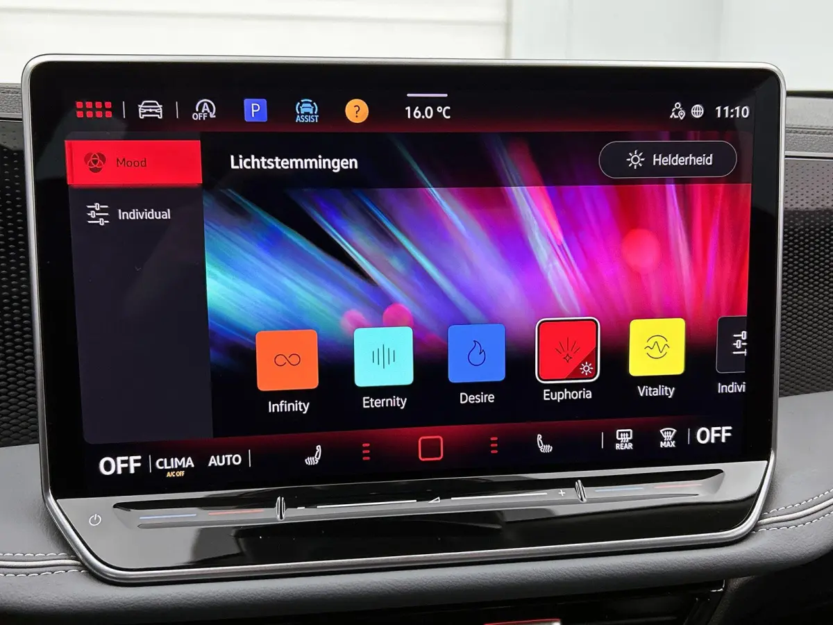 1.5 eTSI Business | ACHTERUITRIJCAMERA | APPLE CARPLAY - ANDROID AUTO | SFEERVERLICHTING | STOELVERWARMING | ALCANTARA STOELEN | NAVIGATIE | DIGITAAL DISPLAY |