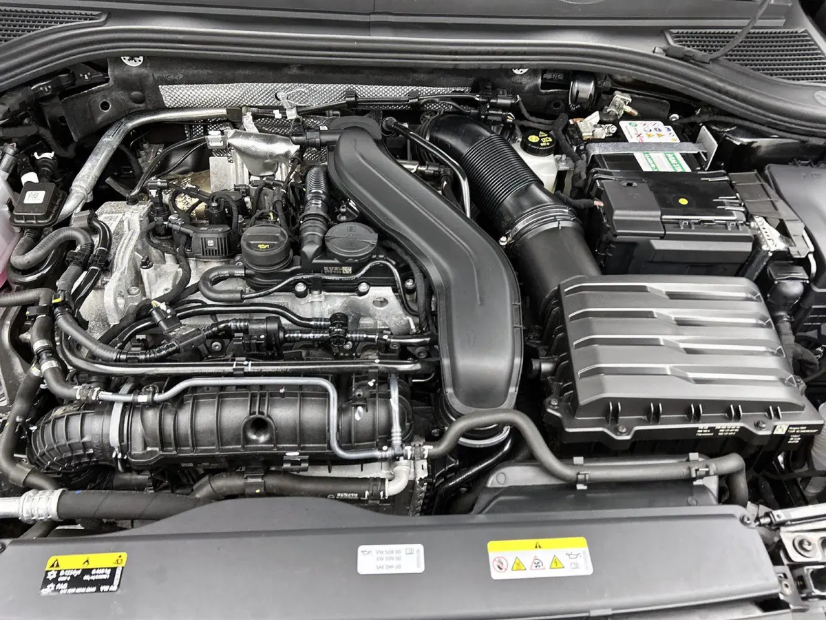 1.5 eTSI Business | ACHTERUITRIJCAMERA | APPLE CARPLAY - ANDROID AUTO | SFEERVERLICHTING | STOELVERWARMING | ALCANTARA STOELEN | NAVIGATIE | DIGITAAL DISPLAY |