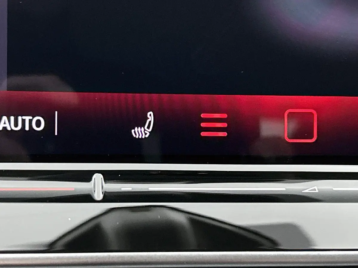 1.5 eTSI Business | ACHTERUITRIJCAMERA | APPLE CARPLAY - ANDROID AUTO | SFEERVERLICHTING | STOELVERWARMING | ALCANTARA STOELEN | NAVIGATIE | DIGITAAL DISPLAY |