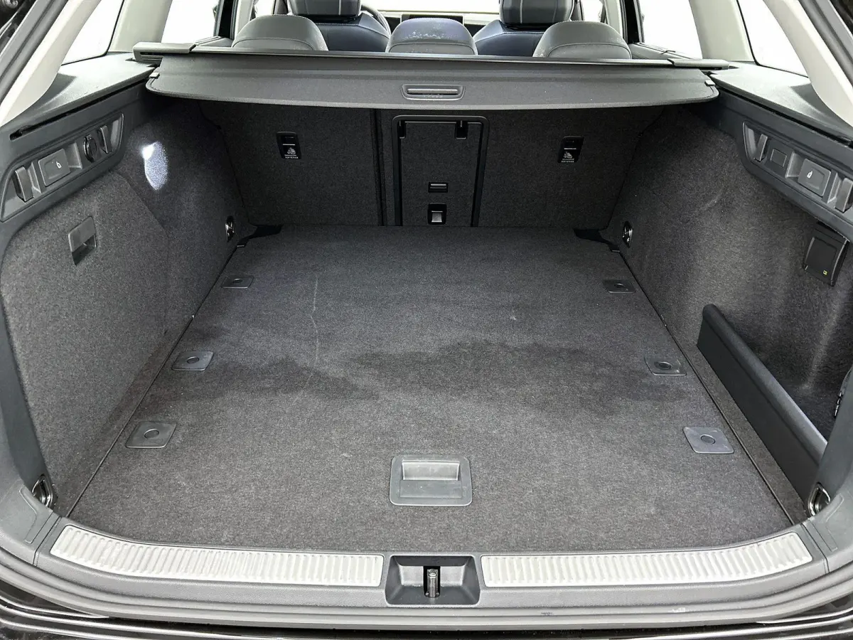 1.5 eTSI Business | ACHTERUITRIJCAMERA | APPLE CARPLAY - ANDROID AUTO | SFEERVERLICHTING | STOELVERWARMING | ALCANTARA STOELEN | NAVIGATIE | DIGITAAL DISPLAY |