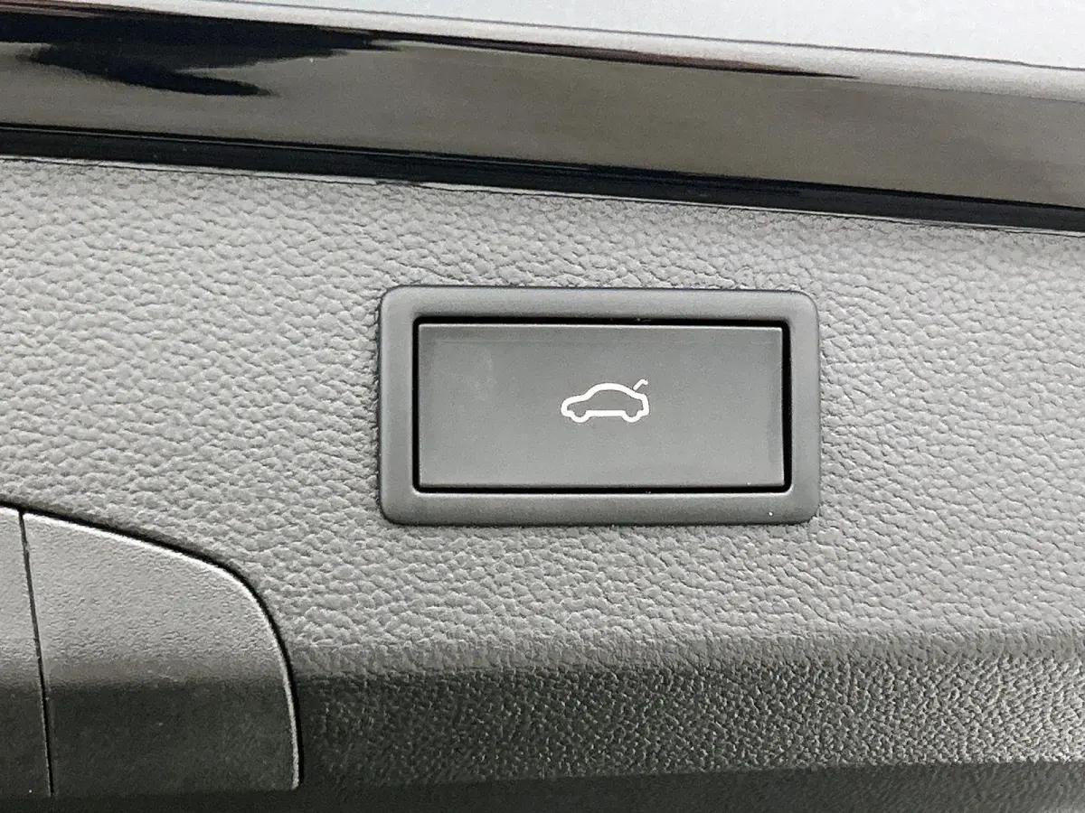1.5 eTSI Business | ACHTERUITRIJCAMERA | APPLE CARPLAY - ANDROID AUTO | SFEERVERLICHTING | STOELVERWARMING | ALCANTARA STOELEN | NAVIGATIE | DIGITAAL DISPLAY |
