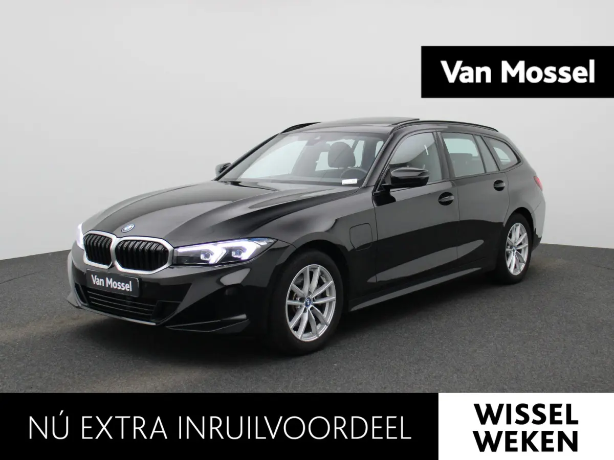 320e | PANORAMADAK | APPLE CARPLAY - ANDROID AUTO | NAVIGATIE | LED VERLICHTING | LICHTMETALEN VELGEN | PARKEERSENSOREN | DAB RADIO | BLUETOOTH |