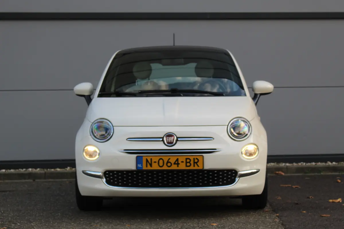 1.0 Hybrid Dolcevita | Panoramadak | CarPlay | Cruise C. | Airco | 15" LMV | PDC | Panoramadak | CarPlay | Cruise C. | Airco | 15" LMV | PDC |