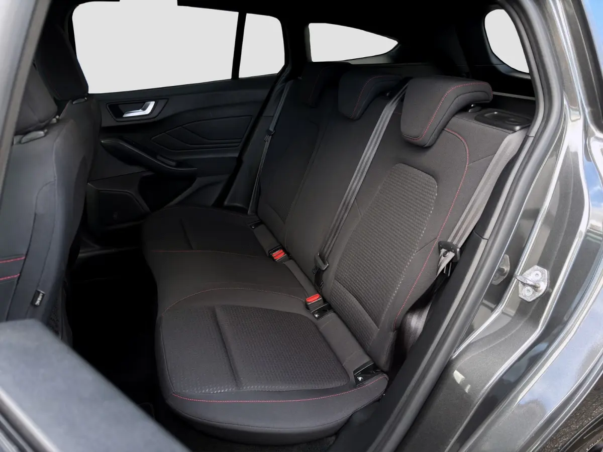 1.5 ST-Line 150pk | Trekhaak | Stoelverwarming | Camera | Apple Carplay |