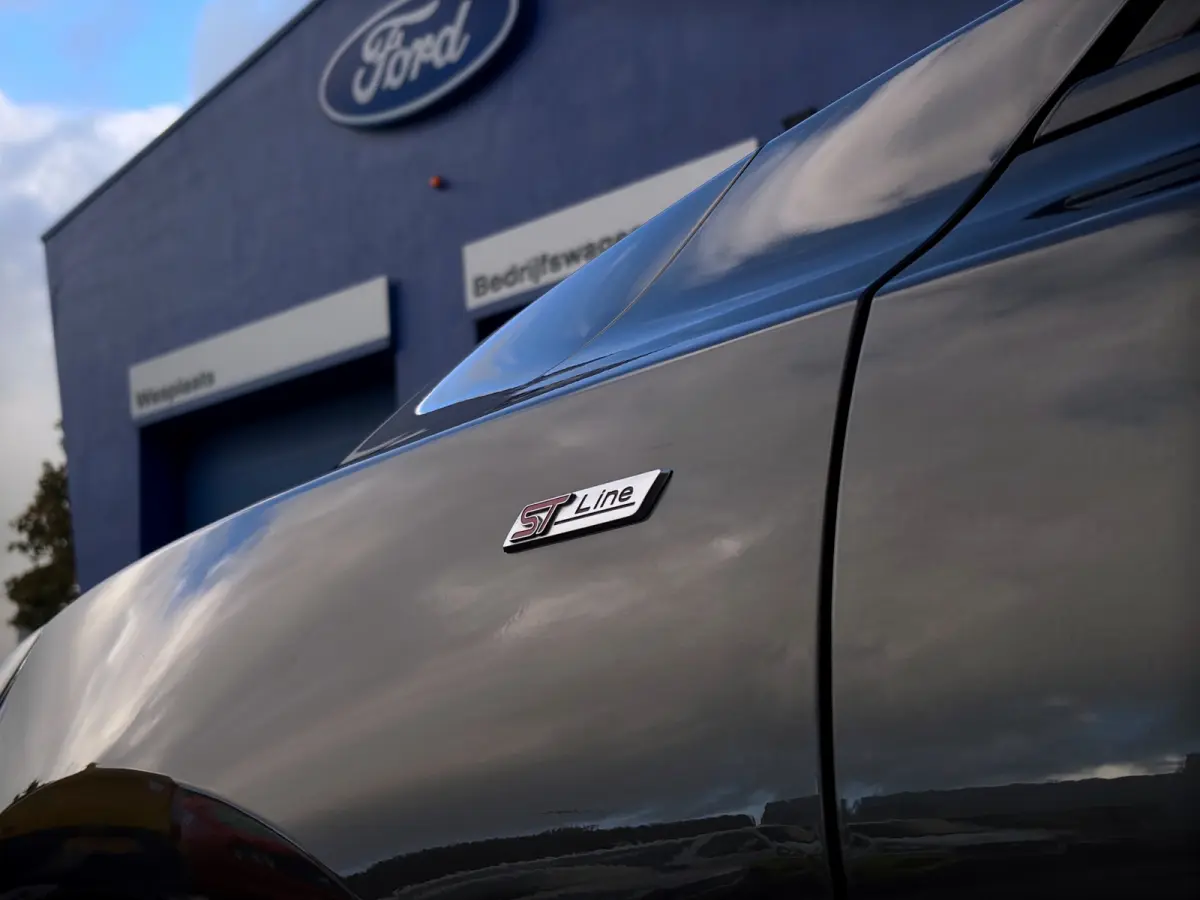 1.5 ST-Line 150pk | Trekhaak | Stoelverwarming | Camera | Apple Carplay |