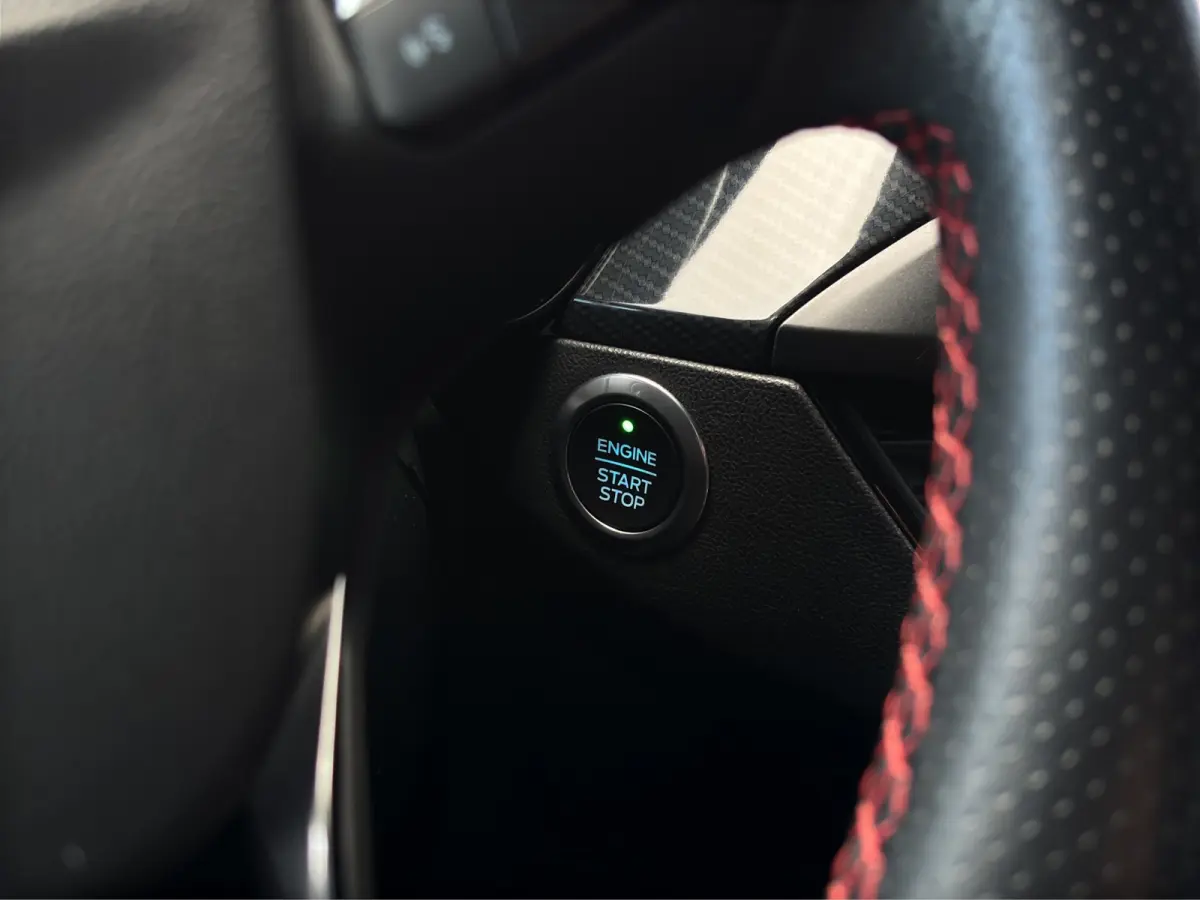 1.5 ST-Line 150pk | Trekhaak | Stoelverwarming | Camera | Apple Carplay |
