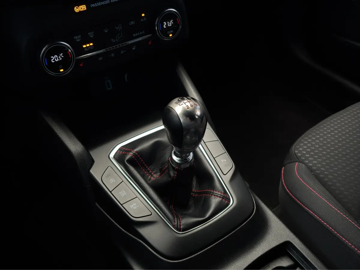 1.5 ST-Line 150pk | Trekhaak | Stoelverwarming | Camera | Apple Carplay |
