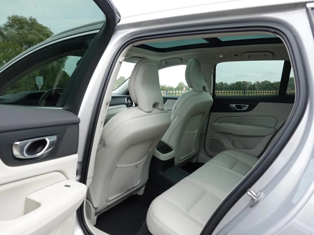 2.0 T6 Plug-in hybrid AWD Ultimate Bright BOMVOL | PANO | TREKH. | 360° | MASSAGE