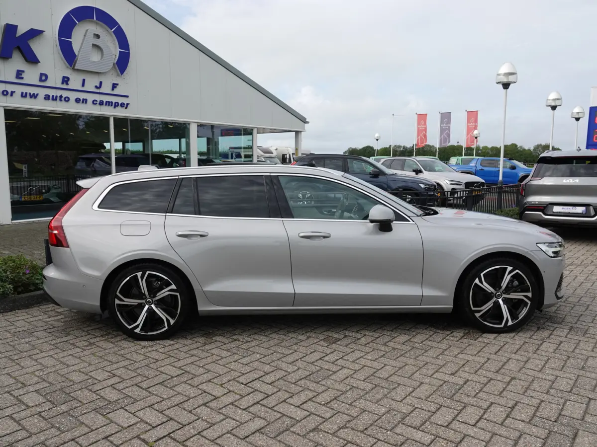 2.0 T6 Plug-in hybrid AWD Ultimate Bright BOMVOL | PANO | TREKH. | 360° | MASSAGE