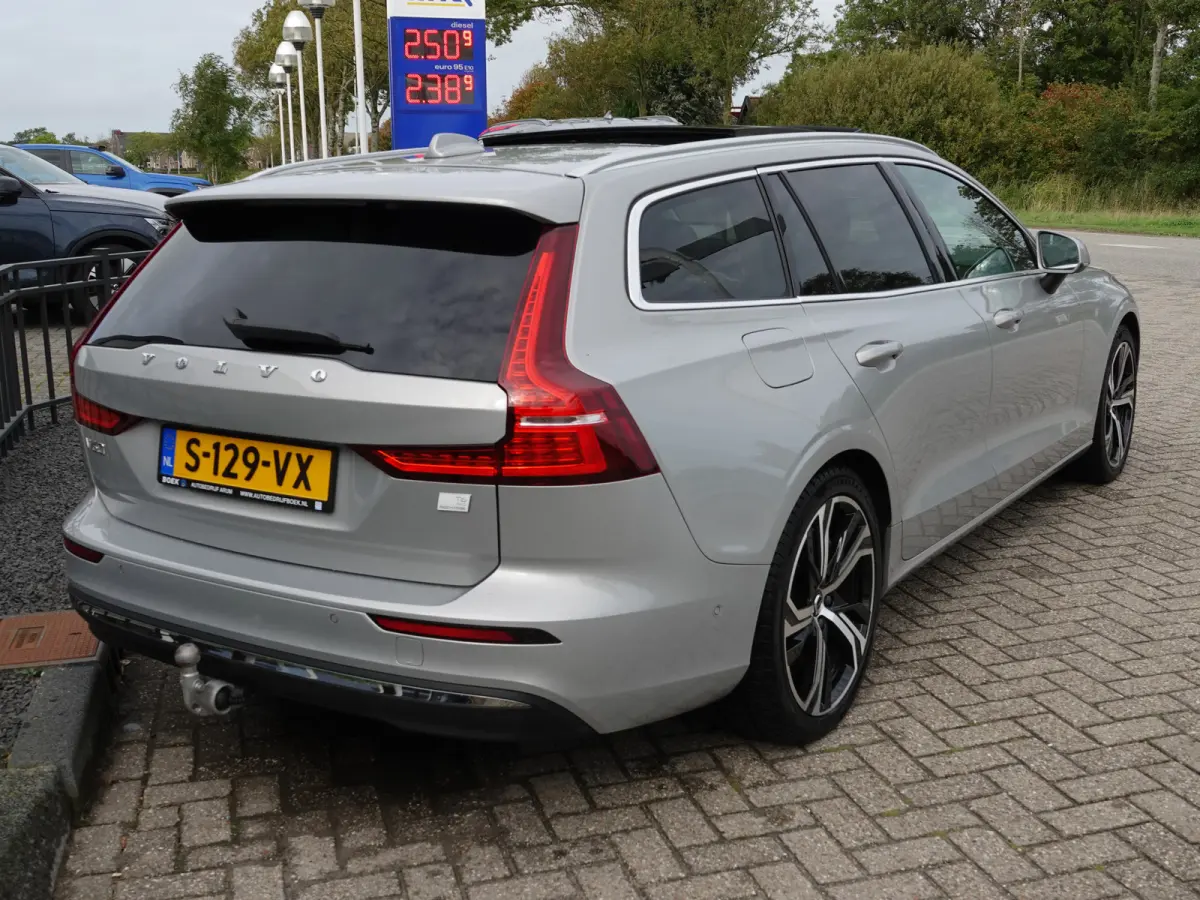 2.0 T6 Plug-in hybrid AWD Ultimate Bright BOMVOL | PANO | TREKH. | 360° | MASSAGE