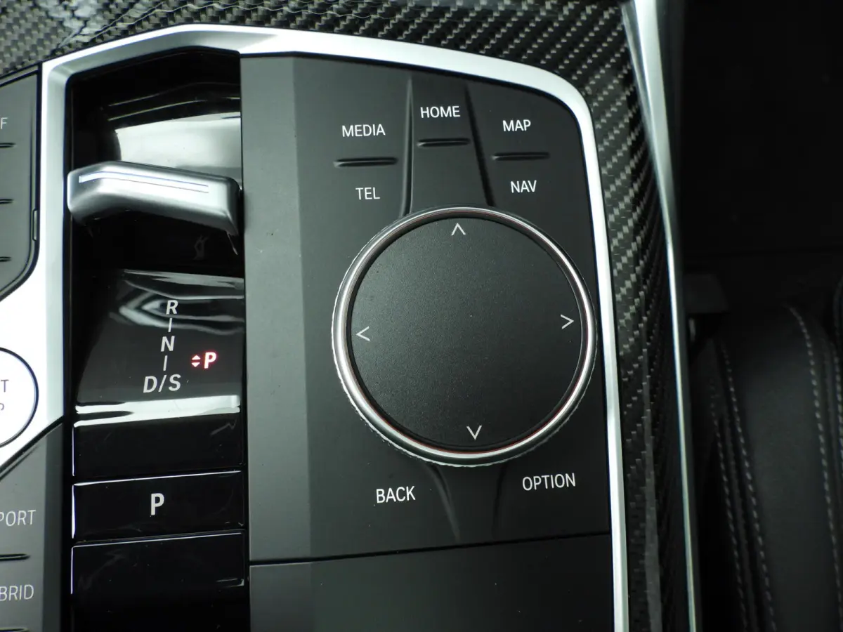 320e | M-Sportpakket | LED | Leder | Navigatie | Schuifdak | SOH 93% | Sportstoelen | Stoelverwarming | DAB | Harman-kardon sound | Alu 19 inch