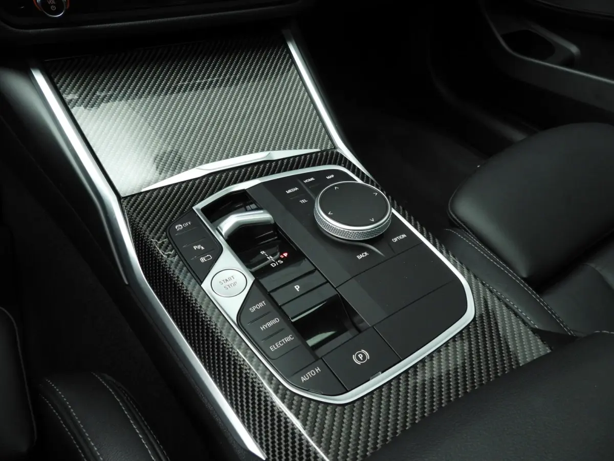 320e | M-Sportpakket | LED | Leder | Navigatie | Schuifdak | SOH 93% | Sportstoelen | Stoelverwarming | DAB | Harman-kardon sound | Alu 19 inch