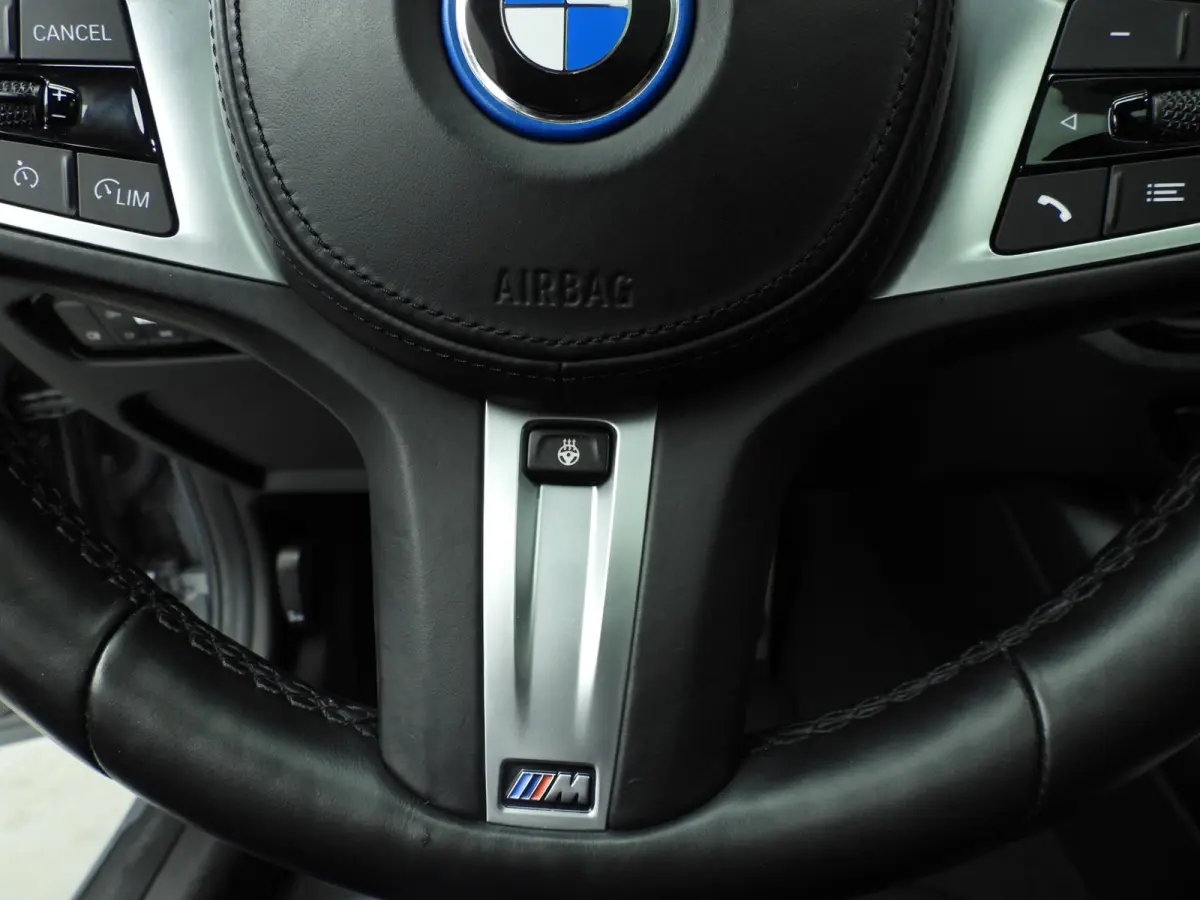 320e | M-Sportpakket | LED | Leder | Navigatie | Schuifdak | SOH 93% | Sportstoelen | Stoelverwarming | DAB | Harman-kardon sound | Alu 19 inch