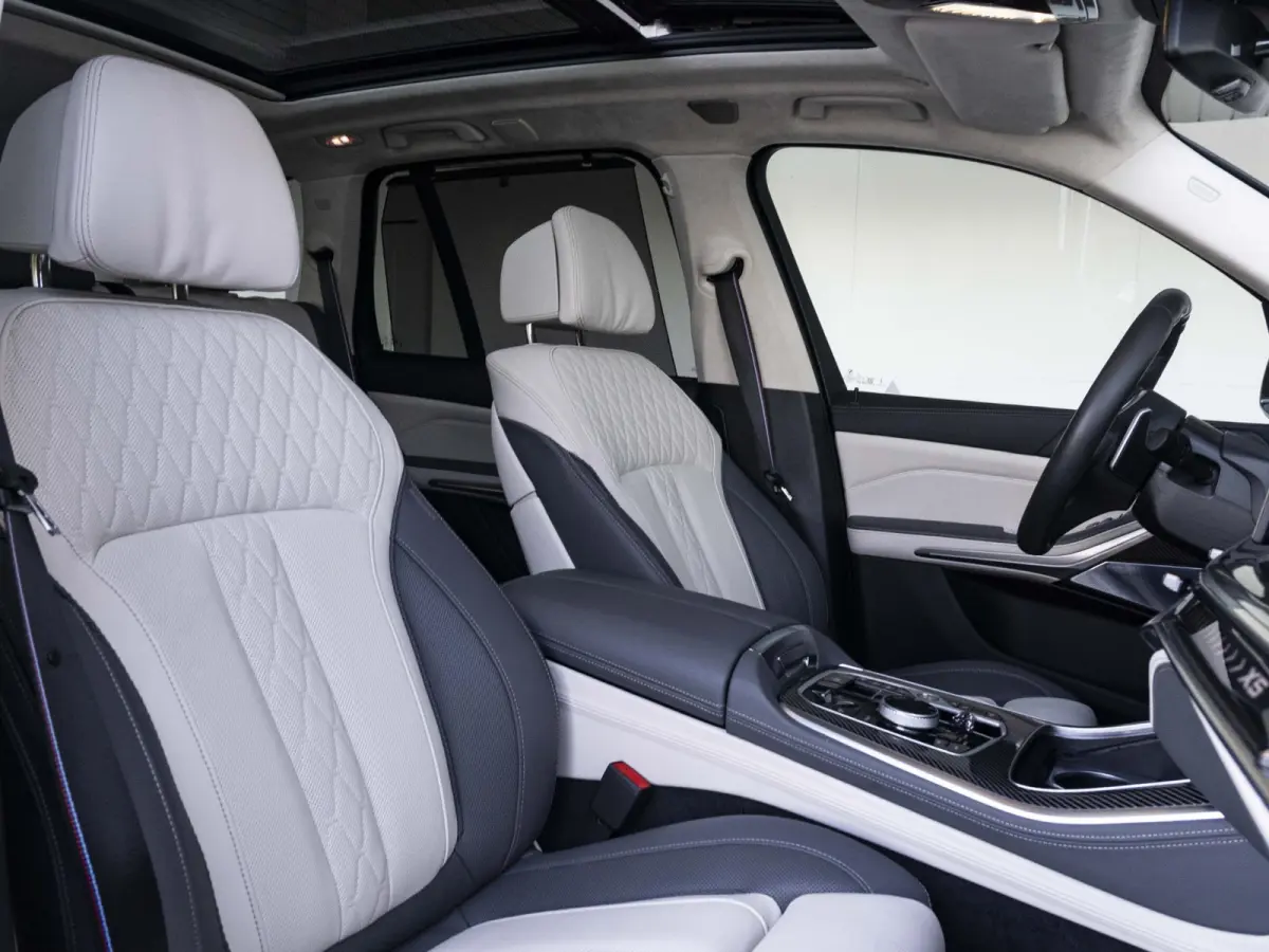 xDrive50e | SoH 100% | M Sportpakket Pro | Comfort Access | Soft Close | Driving Assistant Professional | Bowers & Wilkins | Sky Lounge | Active Steering | Massagefunctie