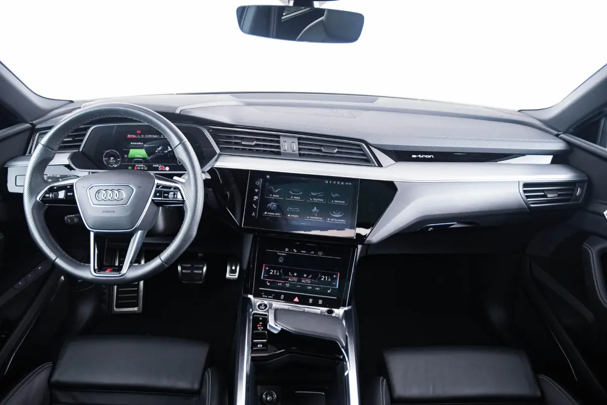 55 quattro S Edition 115 kWh Panoramadak - Adaptieve Cruise Control - S Sportstoelen - Uitgebreide interieurvoorverwarming - B&O - Parkeerassistent - 2e laadpunt -
