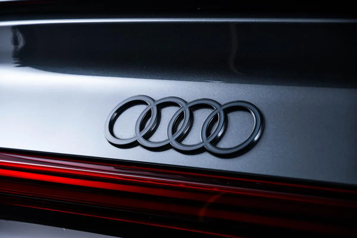 55 quattro S Edition 115 kWh Panoramadak - Adaptieve Cruise Control - S Sportstoelen - Uitgebreide interieurvoorverwarming - B&O - Parkeerassistent - 2e laadpunt -