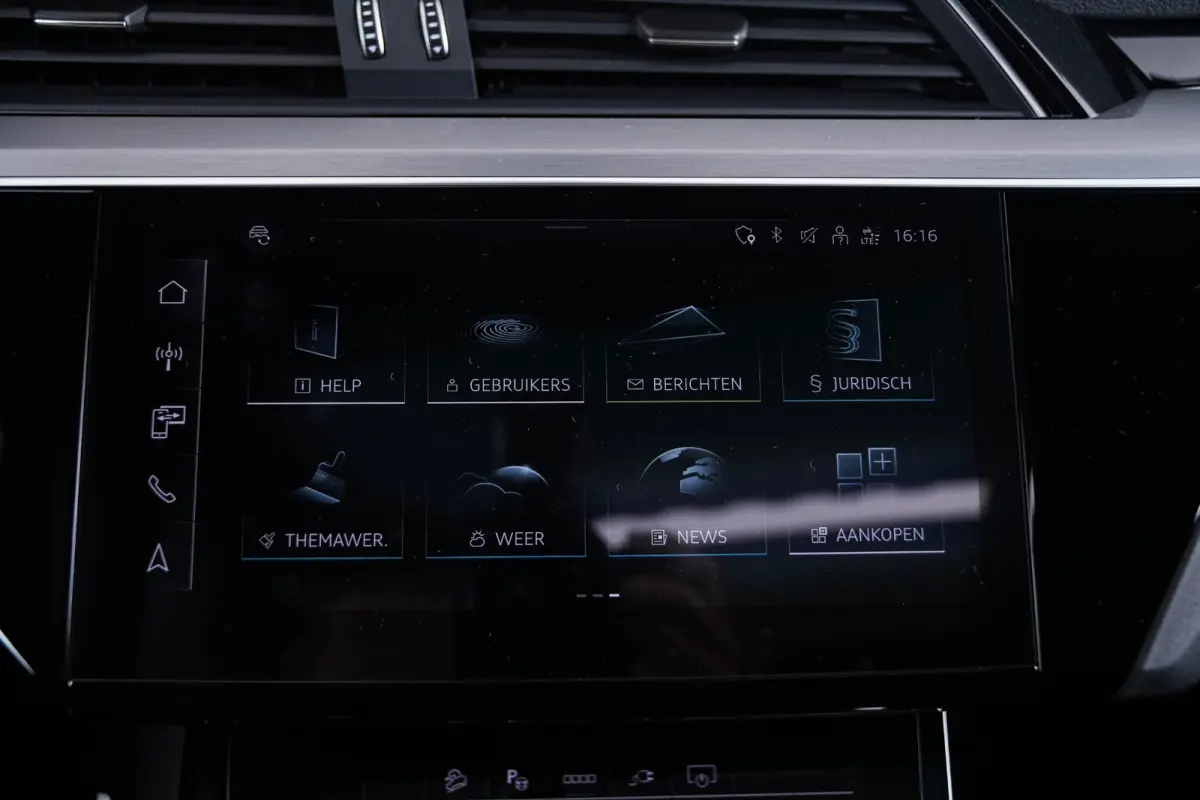 55 quattro S Edition 115 kWh Panoramadak - Adaptieve Cruise Control - S Sportstoelen - Uitgebreide interieurvoorverwarming - B&O - Parkeerassistent - 2e laadpunt -