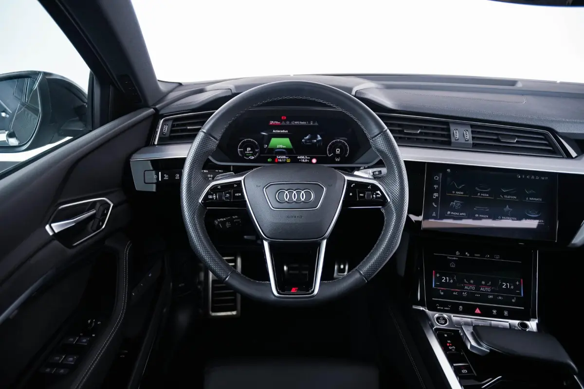 55 quattro S Edition 115 kWh Panoramadak - Adaptieve Cruise Control - S Sportstoelen - Uitgebreide interieurvoorverwarming - B&O - Parkeerassistent - 2e laadpunt -