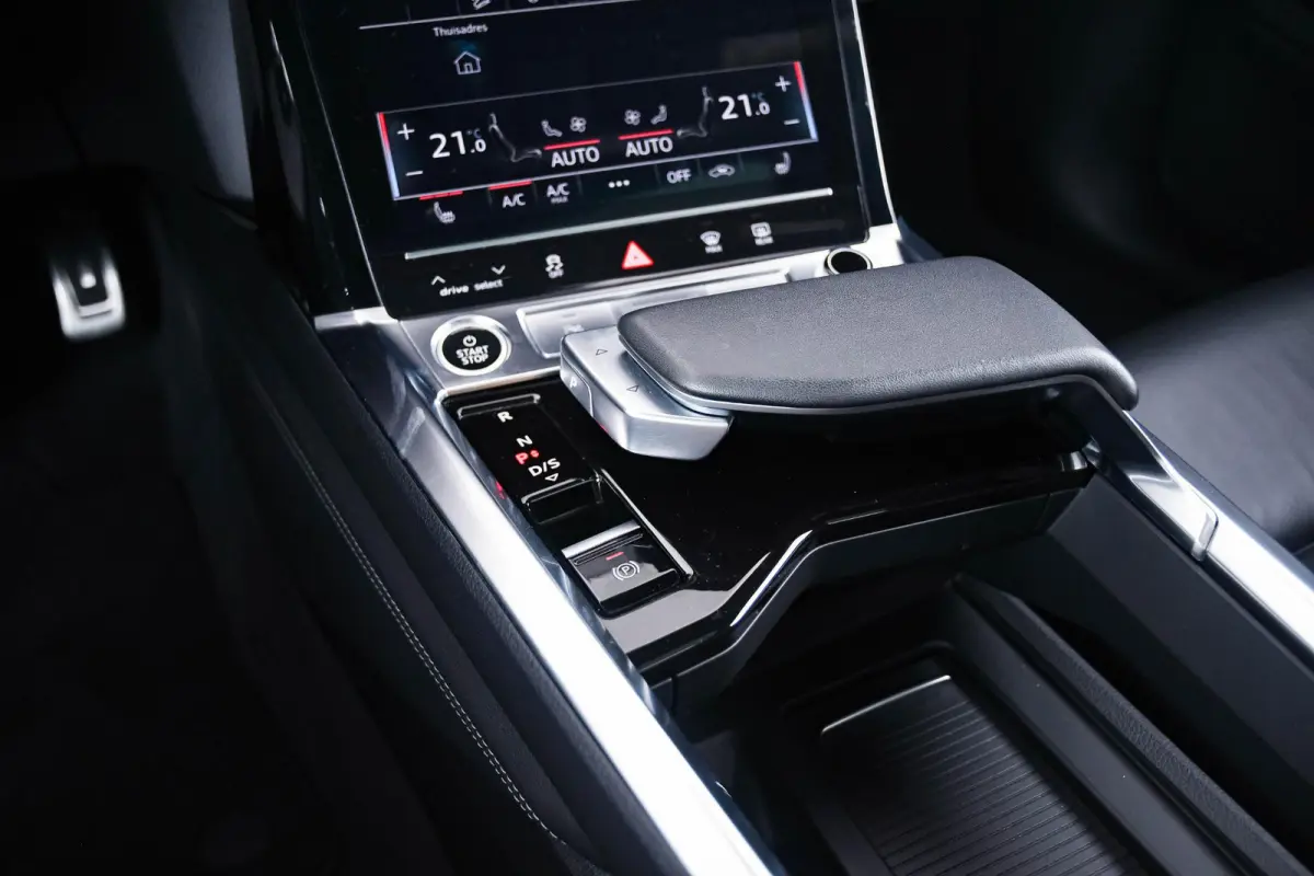 55 quattro S Edition 115 kWh Panoramadak - Adaptieve Cruise Control - S Sportstoelen - Uitgebreide interieurvoorverwarming - B&O - Parkeerassistent - 2e laadpunt -