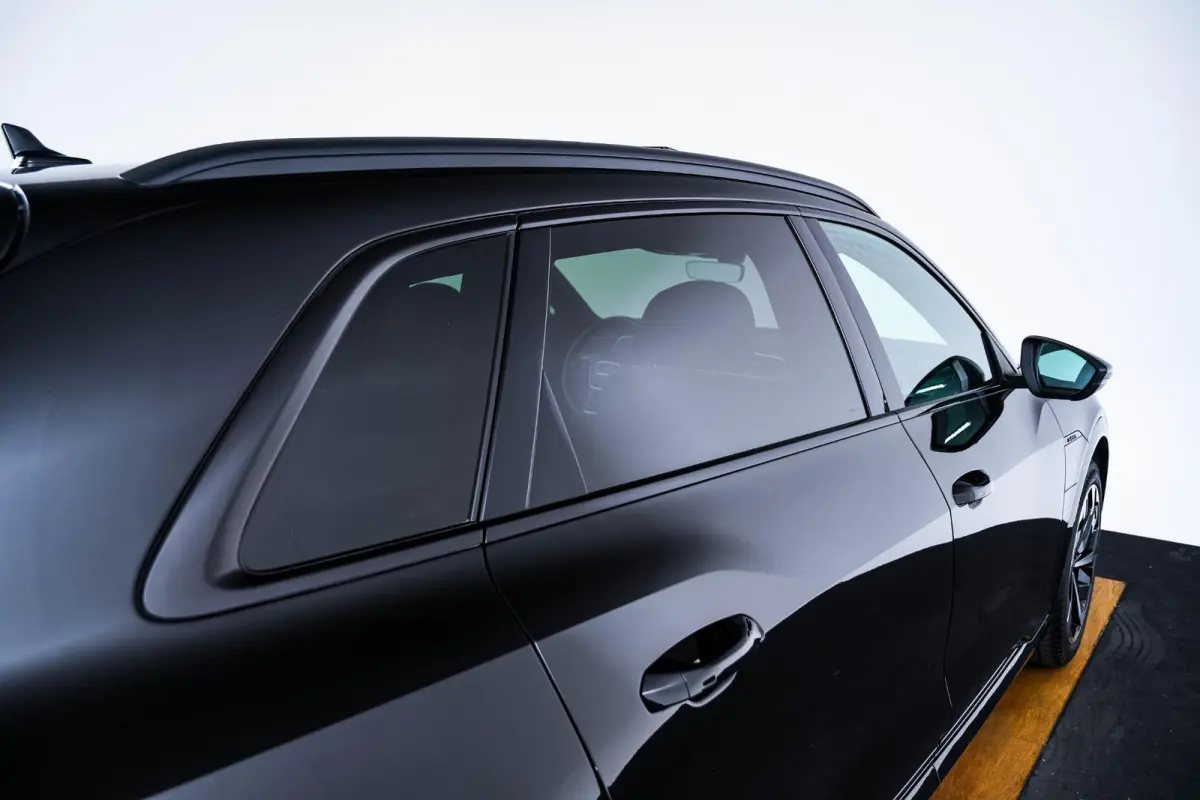 55 quattro S Edition 115 kWh Trekhaak - Panoramadak - Adaptieve Cruise Control - Head up - Stoelverwarming voor/achter - LED koplampen - Uitgebreide interieurvoorverwarming -