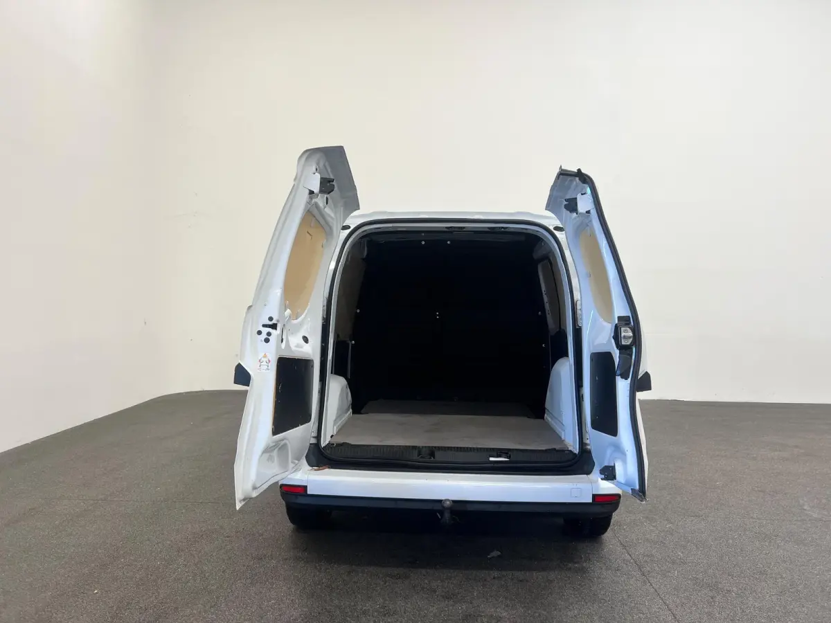 110 CDI L1 Pro Camera Stoelverwarming Lichtmetalen Velgen Parkeersensoren Apple CarPlay Trekhaak