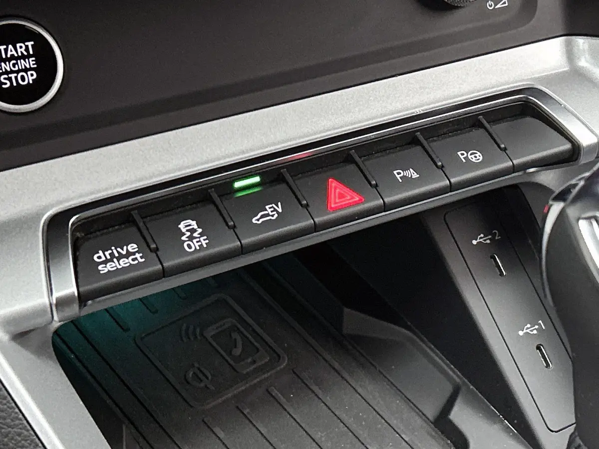 45 TFSI e S Edition 245 PK | S-line | Automaat | Camera | Navigatie | Stoelverwarming | Dodehoek sensor | SONOS Sound System | Lichtmetalen zwarte velgen | Keyless |