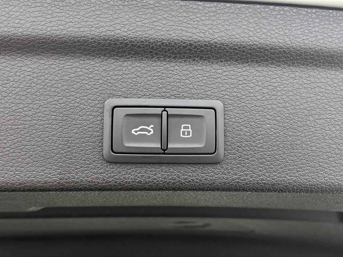 45 TFSI e S Edition 245 PK | S-line | Automaat | Camera | Navigatie | Stoelverwarming | Dodehoek sensor | SONOS Sound System | Lichtmetalen zwarte velgen | Keyless |