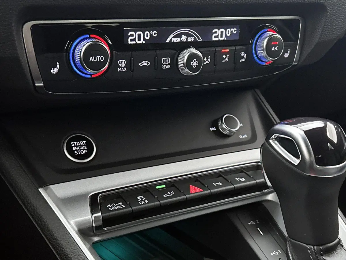 45 TFSI e S Edition 245 PK | S-line | Automaat | Camera | Navigatie | Stoelverwarming | Dodehoek sensor | SONOS Sound System | Lichtmetalen zwarte velgen | Keyless |