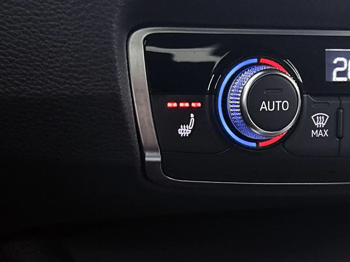 45 TFSI e S Edition 245 PK | S-line | Automaat | Camera | Navigatie | Stoelverwarming | Dodehoek sensor | SONOS Sound System | Lichtmetalen zwarte velgen | Keyless |