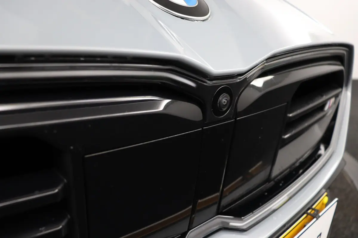 M135 xDrive Panoramadak | Iconic Glow | Parking Assistant Plus | Harman Kardon | Stoelverwarming | Head-Up Display