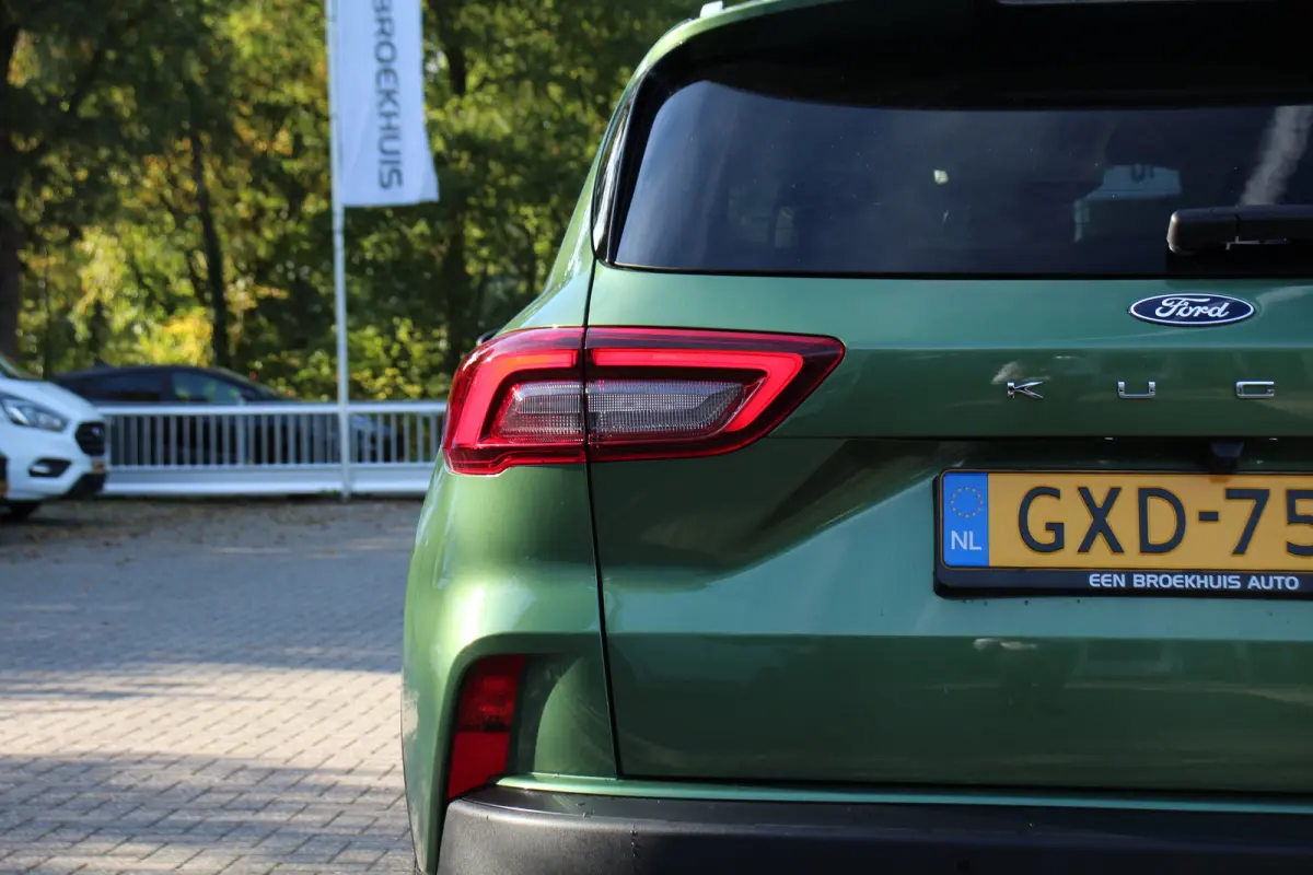 2.5 PHEV Titanium | NL-AUTO! | 1E EIGENAAR! | WINTERPACK | CAMERA | CRUISE | LANE ASSIST | PARK SENS V+A | DEALER OH! | CLIMA | NAVI