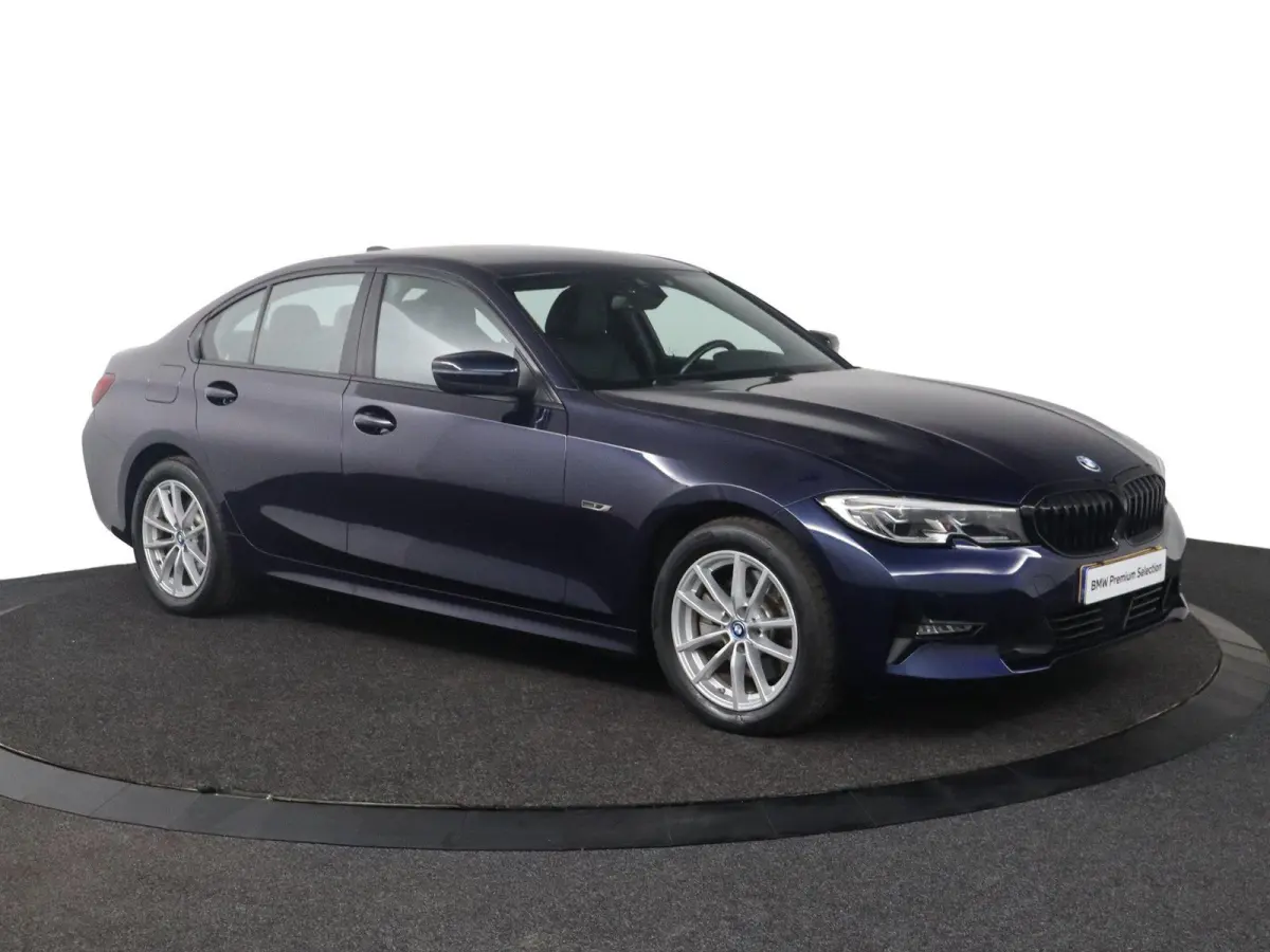 320e Business Edition Plus | SOH 95% | BMW Laserlicht | Head-Up Display | Stoelverwarming | HiFi | Actieve Cruise Control