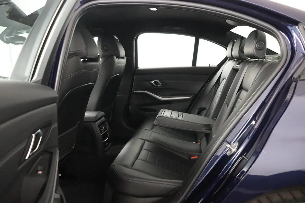 320e Business Edition Plus | SOH 95% | BMW Laserlicht | Head-Up Display | Stoelverwarming | HiFi | Actieve Cruise Control