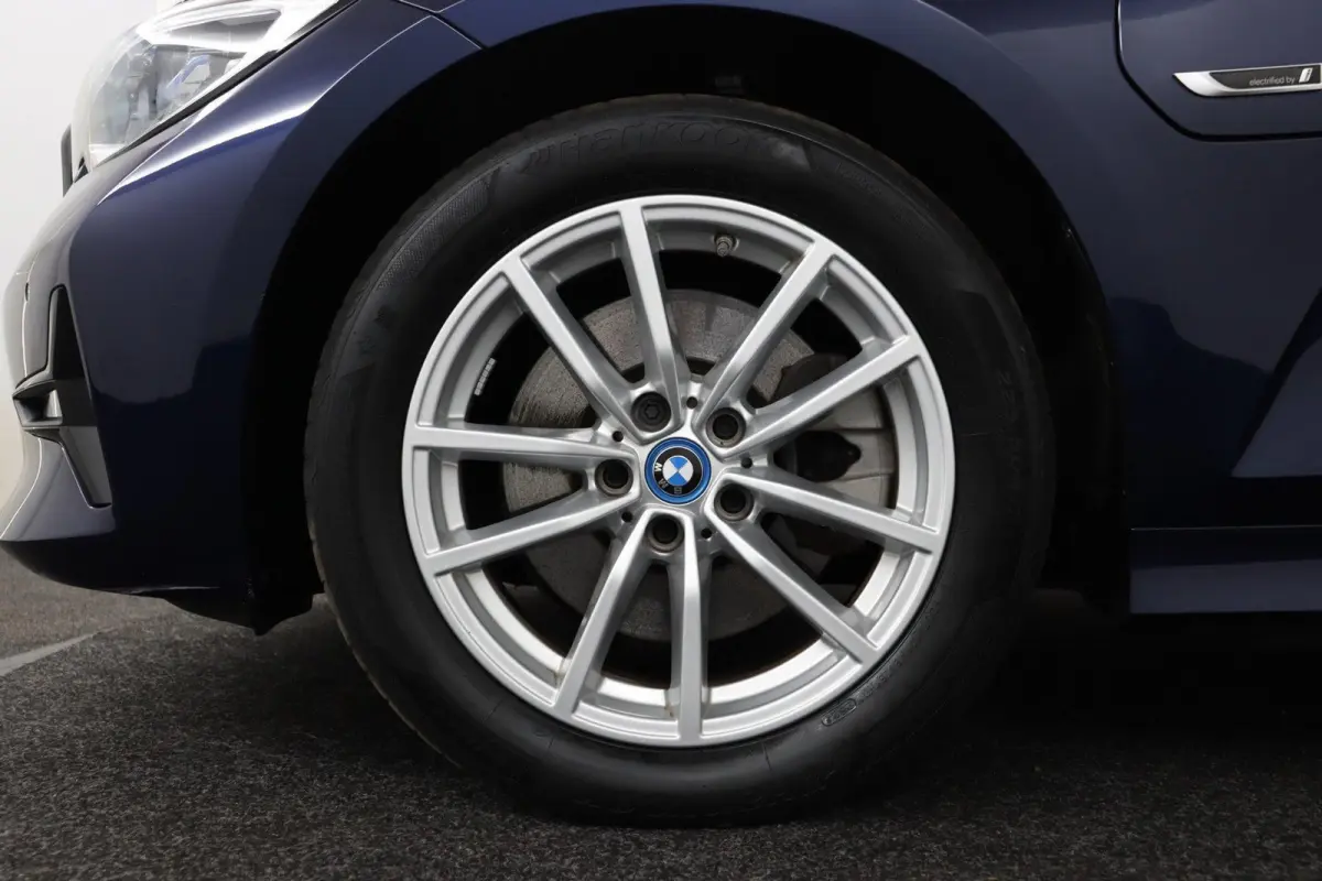 320e Business Edition Plus | SOH 95% | BMW Laserlicht | Head-Up Display | Stoelverwarming | HiFi | Actieve Cruise Control