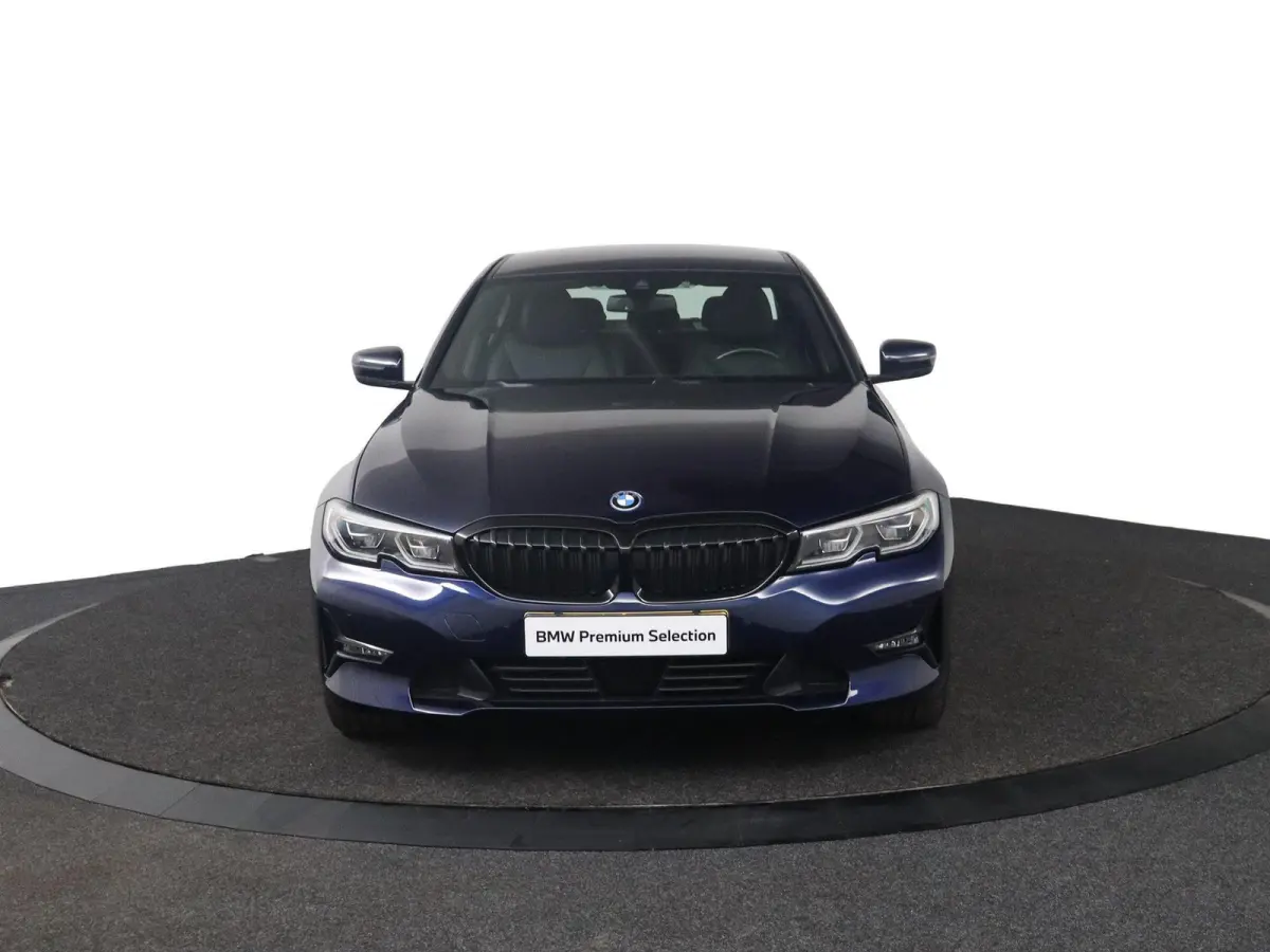 320e Business Edition Plus | SOH 95% | BMW Laserlicht | Head-Up Display | Stoelverwarming | HiFi | Actieve Cruise Control