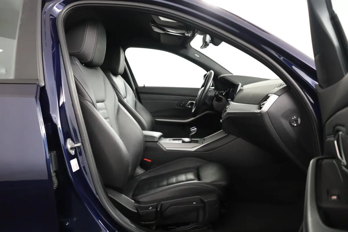 320e Business Edition Plus | SOH 95% | BMW Laserlicht | Head-Up Display | Stoelverwarming | HiFi | Actieve Cruise Control