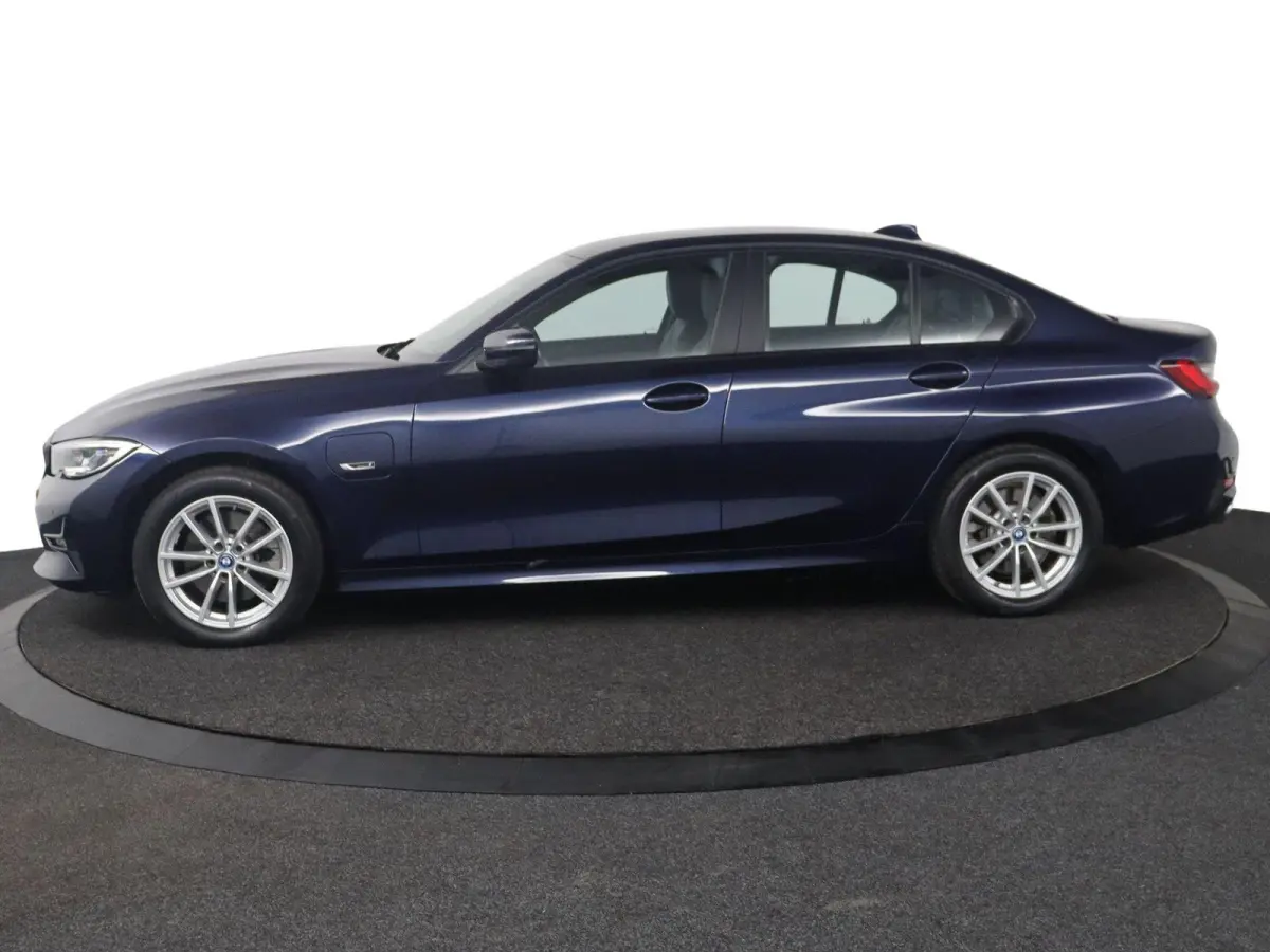 320e Business Edition Plus | SOH 95% | BMW Laserlicht | Head-Up Display | Stoelverwarming | HiFi | Actieve Cruise Control