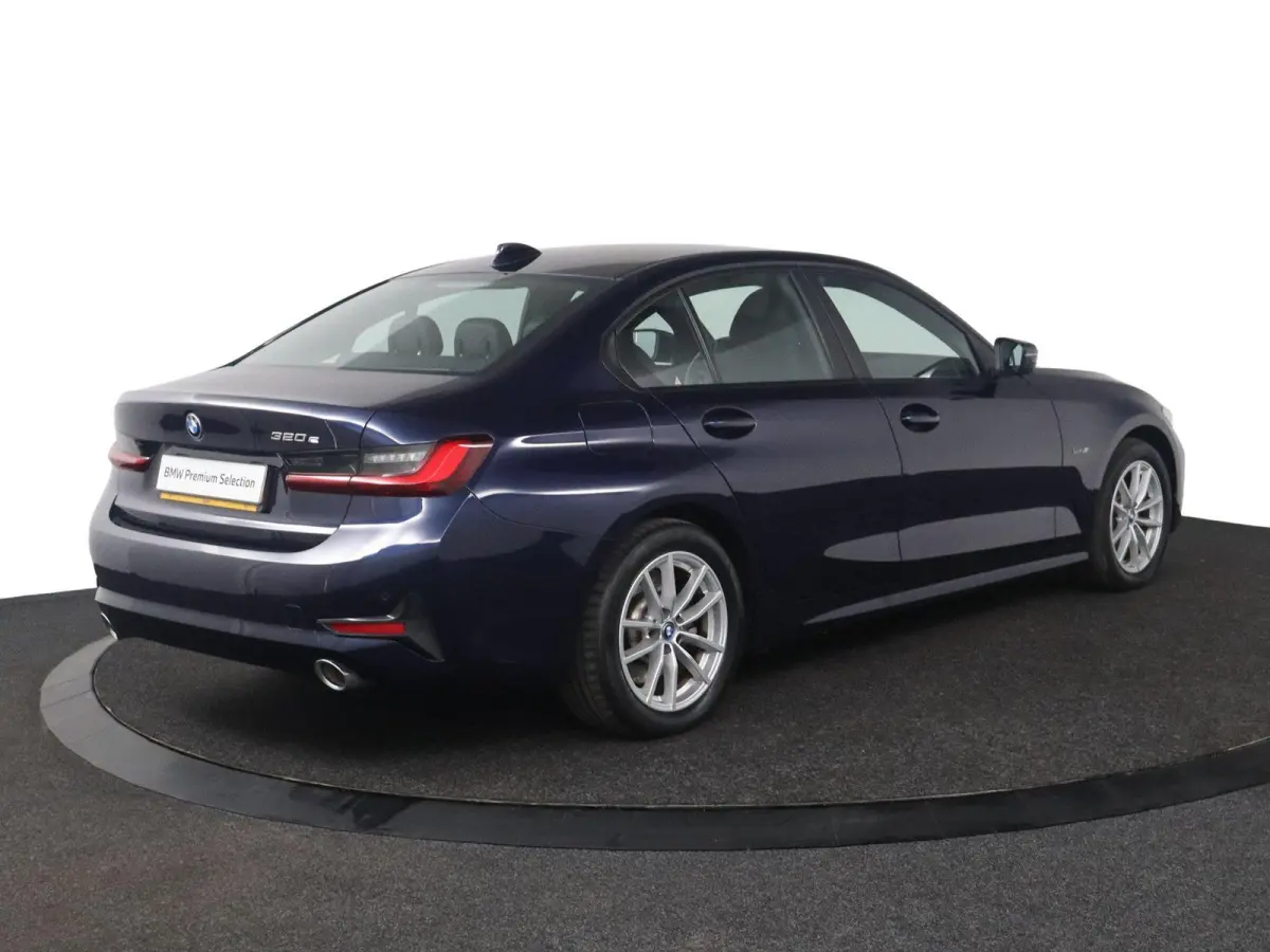 320e Business Edition Plus | SOH 95% | BMW Laserlicht | Head-Up Display | Stoelverwarming | HiFi | Actieve Cruise Control