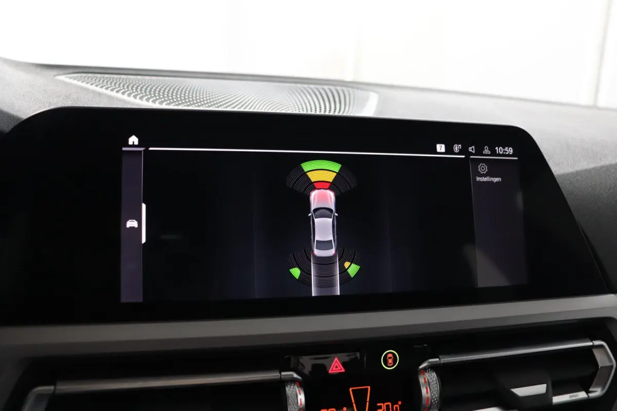 320e Business Edition Plus | SOH 95% | BMW Laserlicht | Head-Up Display | Stoelverwarming | HiFi | Actieve Cruise Control
