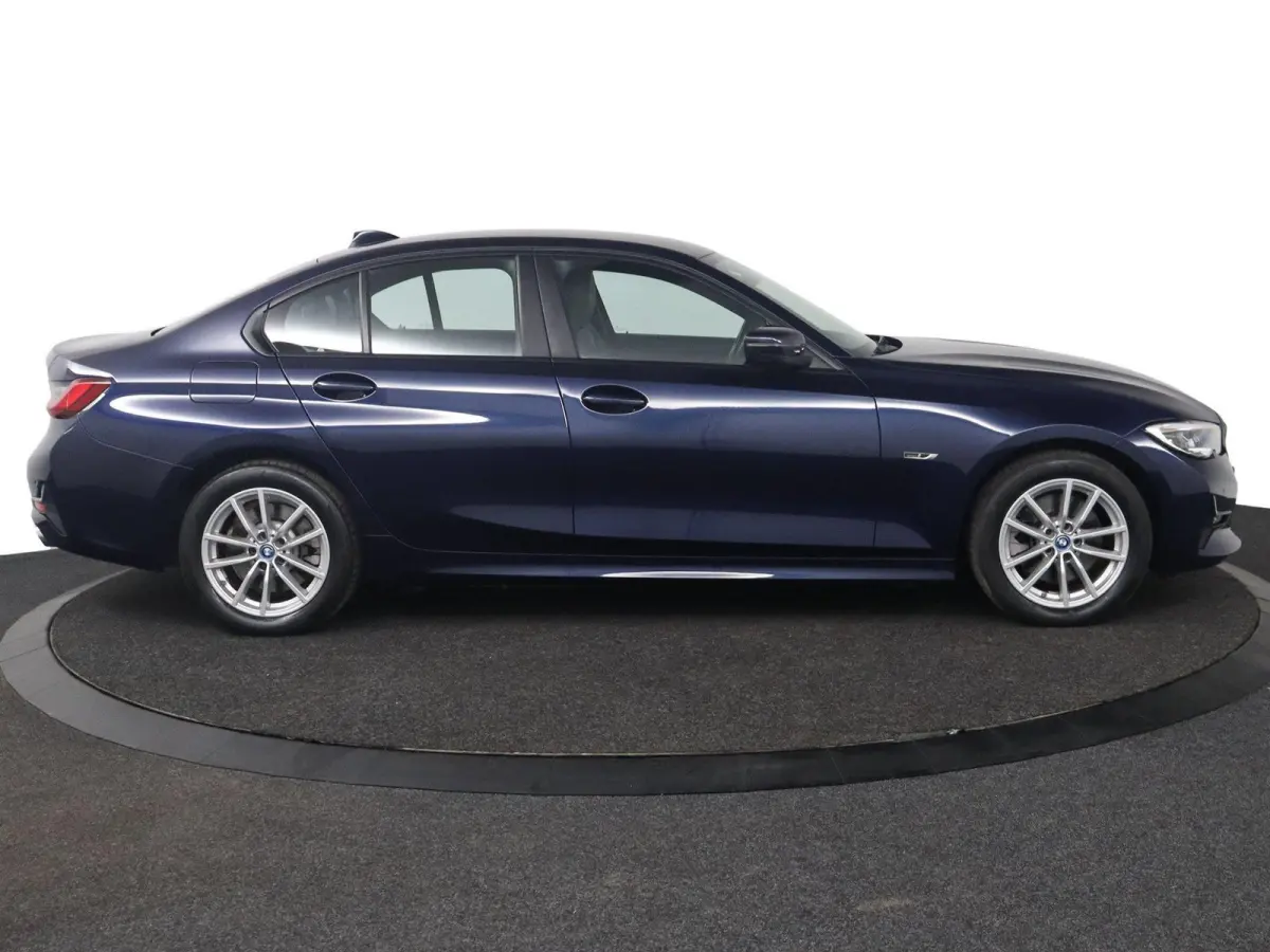 320e Business Edition Plus | SOH 95% | BMW Laserlicht | Head-Up Display | Stoelverwarming | HiFi | Actieve Cruise Control