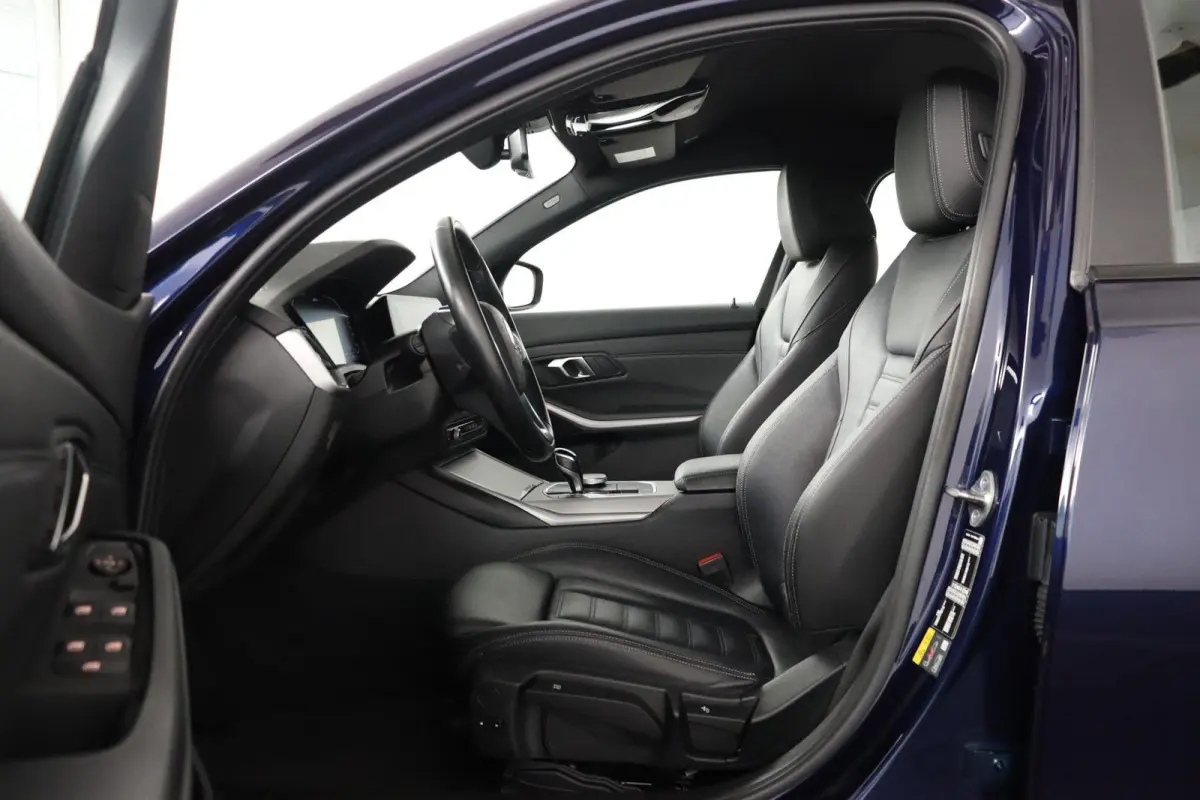 320e Business Edition Plus | SOH 95% | BMW Laserlicht | Head-Up Display | Stoelverwarming | HiFi | Actieve Cruise Control